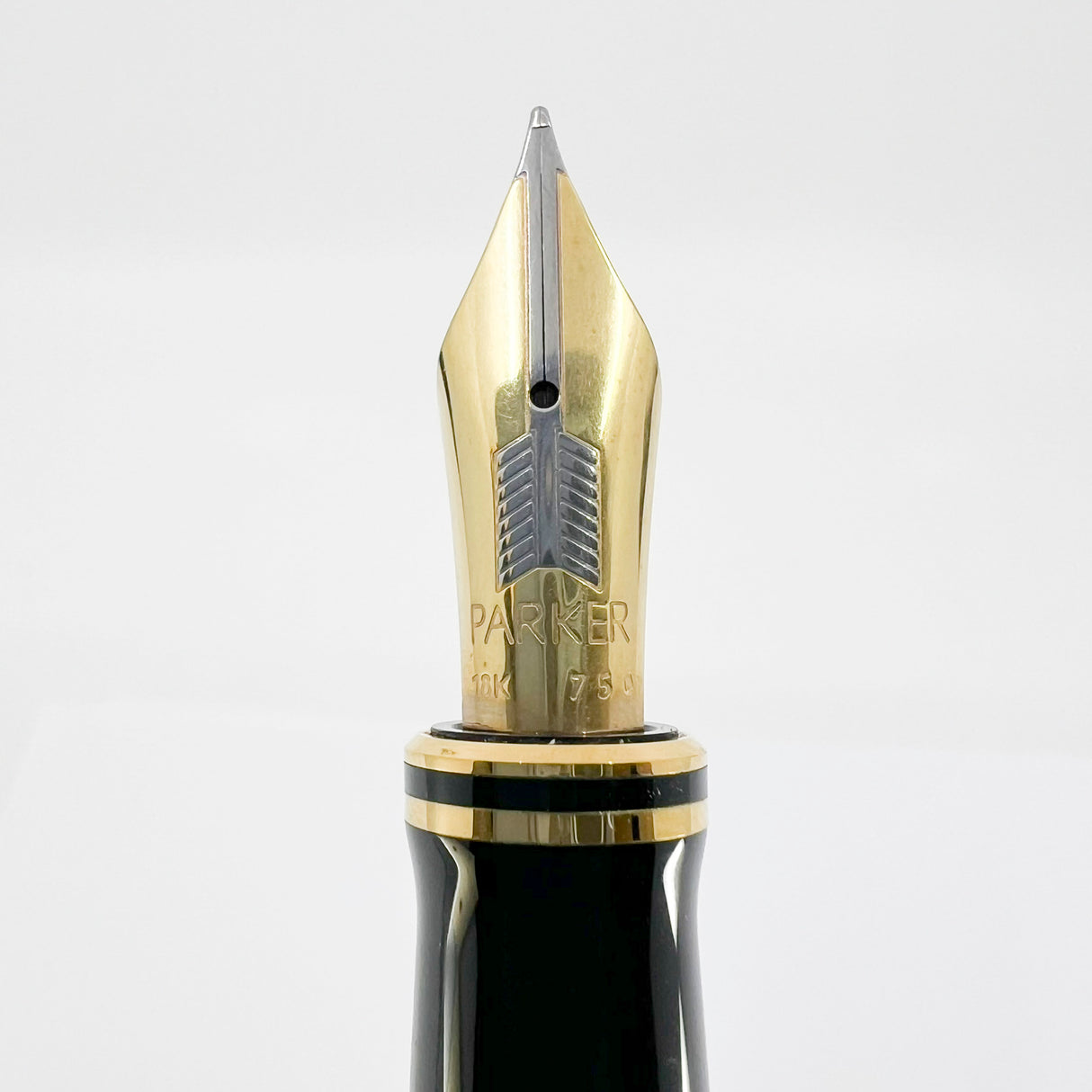 Parker Duofold Douglas MacArthur Centennial (Largest Size) Limited Edition Fountain Pen - Fine 18kt Gold Nib