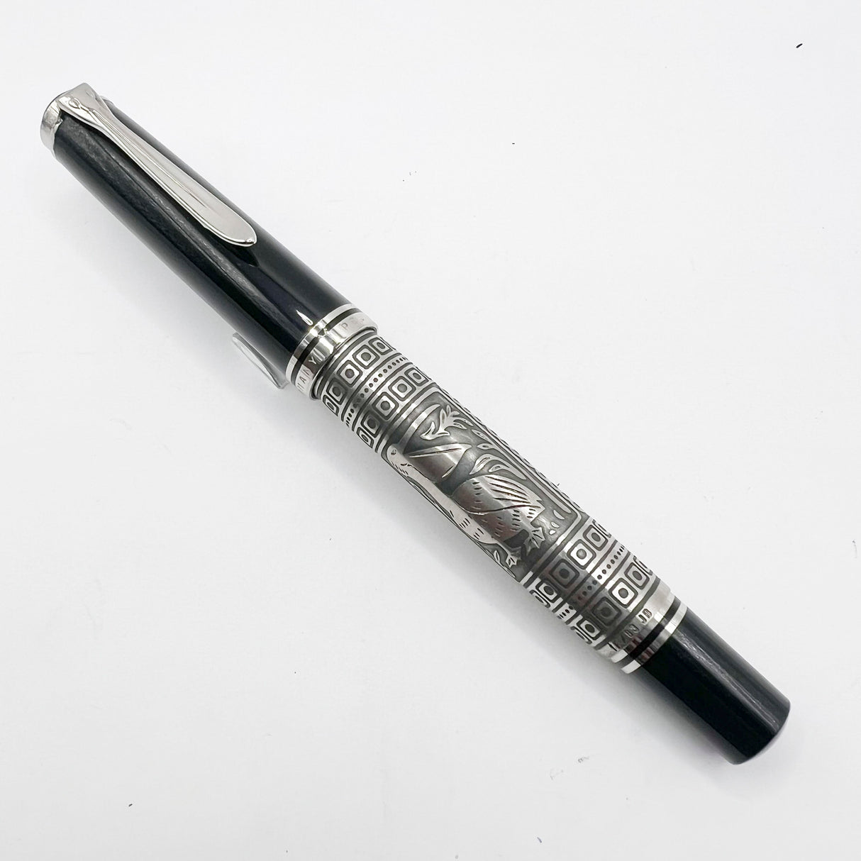 Pelikan M910 Toledo Sterling Silver Fountain Pen - Semi-Flex Medium 18kt Gold Nib