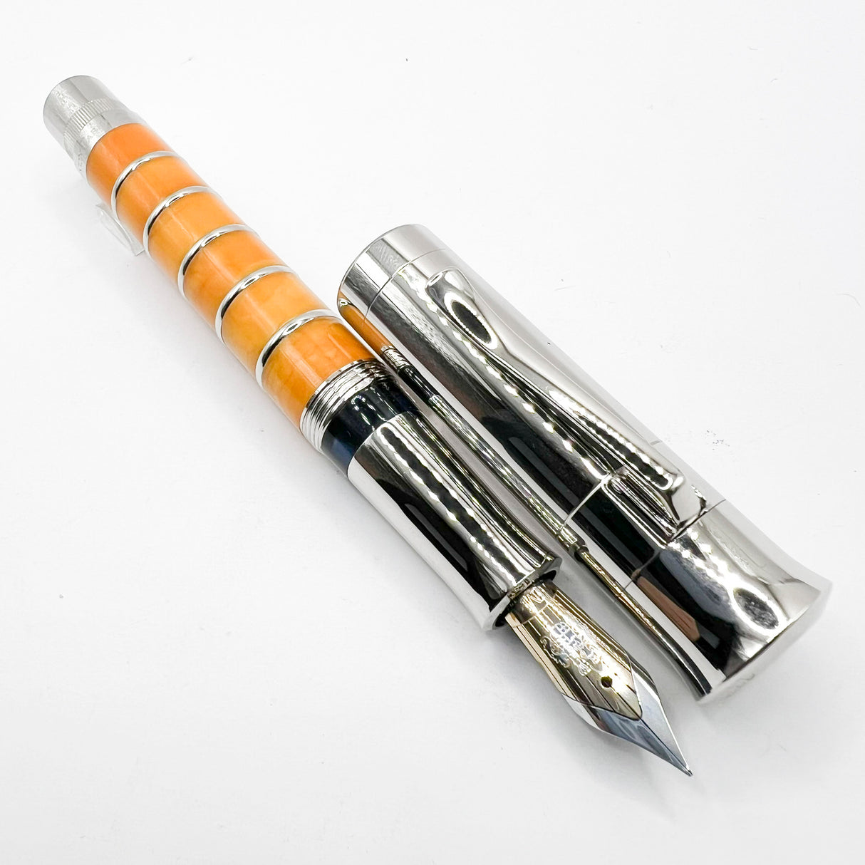 Graf von Faber-Castell "Amber" Pen of the Year 2004 - Medium 18kt Gold Nib - Very Desirable!!