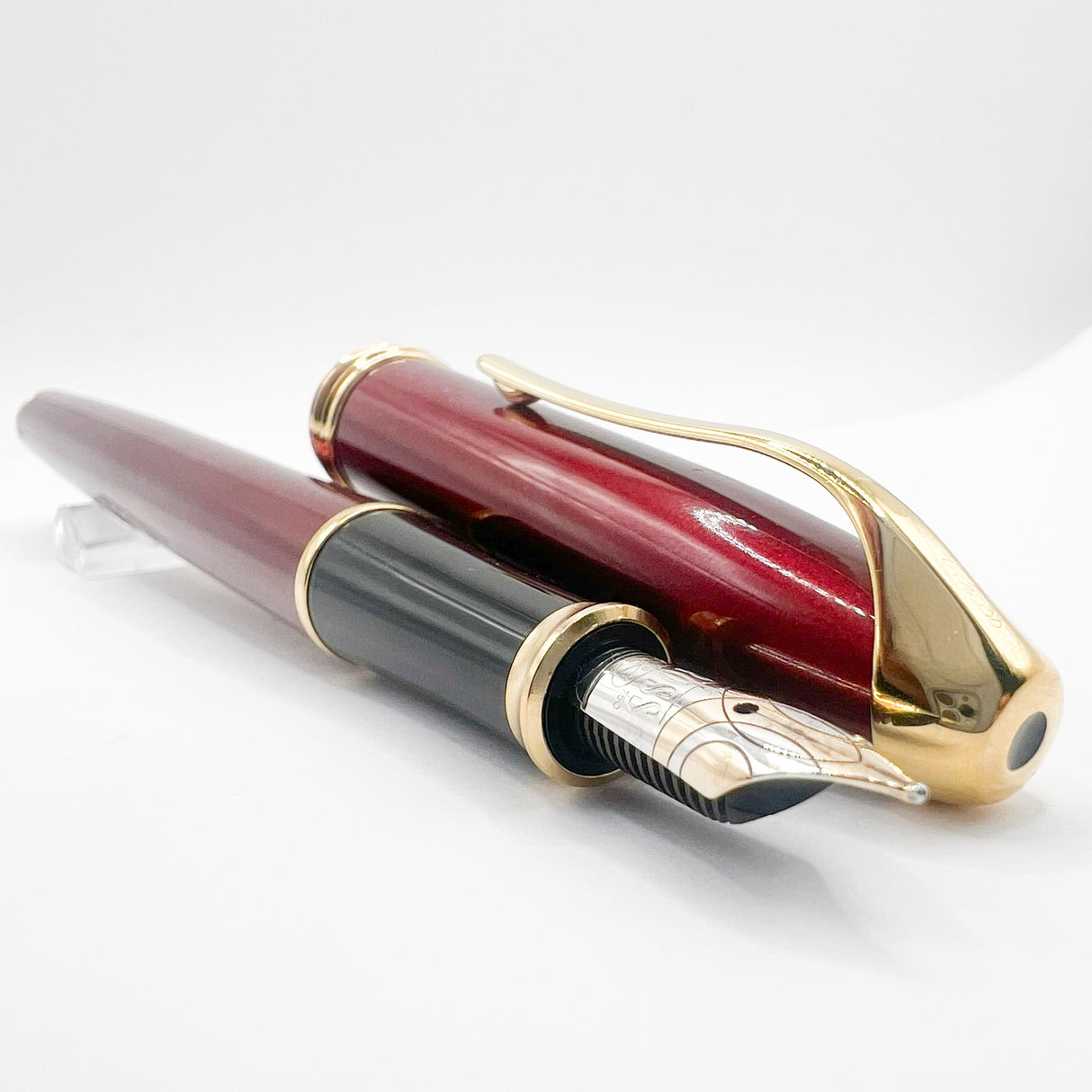 Cross Pinnacle Bordeaux Lacquer Fountain Pen - Fine 18kt Gold Nib