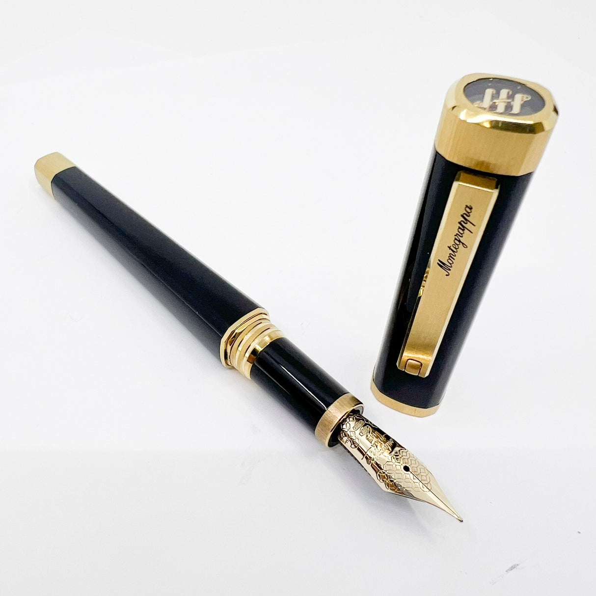 Montegrappa Quatttro Zero Black Squared / Brushed Gold-Plated Trim Fountain Pen - Fine 14kt Gold Nib