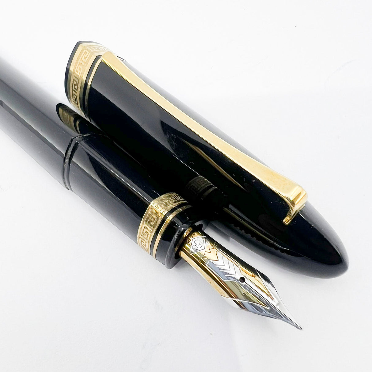 OMAS Blue/Black #360 Oversized Triangulated Fountain Pen - Fine 18kt Gold Nib