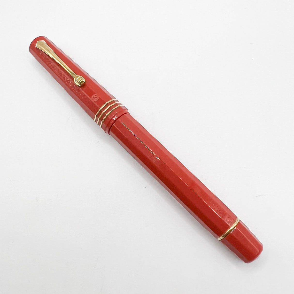OMAS for Armando Simoni Club/1990's - Milord Paragon Coral Fountain Pen - Medium 18kt Gold Nib