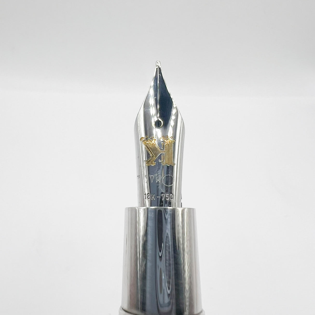 OMAS Krug Limited Edition Oak Wood & Sterling Silver Fountain Pen - Medium 18kt Gold Nib
