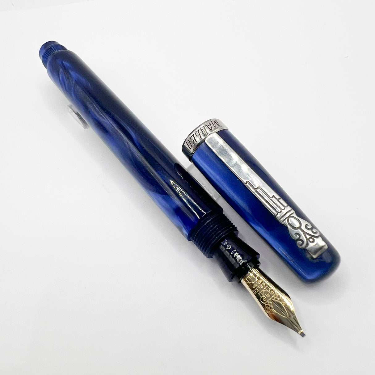 Marlen Chagall Marbled Blue Fountain Pen - Broad 18kt Gold Nib