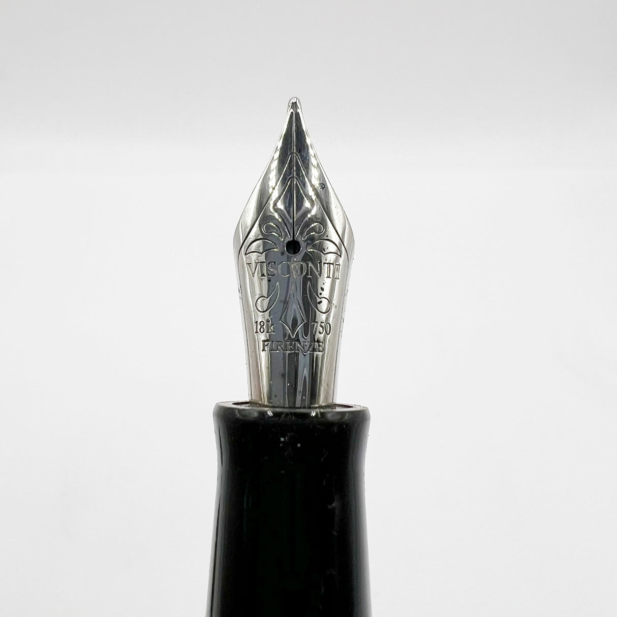 Visconti D'Essai Vintage Celluloid Limited Edition Fountain Pen - Fine 18kt Gold Nib