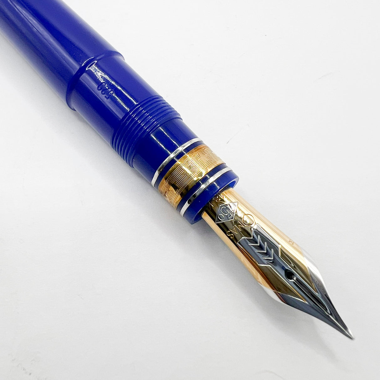 OMAS for Armando Simoni Club/1990's Royal Blue Ogiva Extra Fountain Pen - Medium 18kt Gold Nib