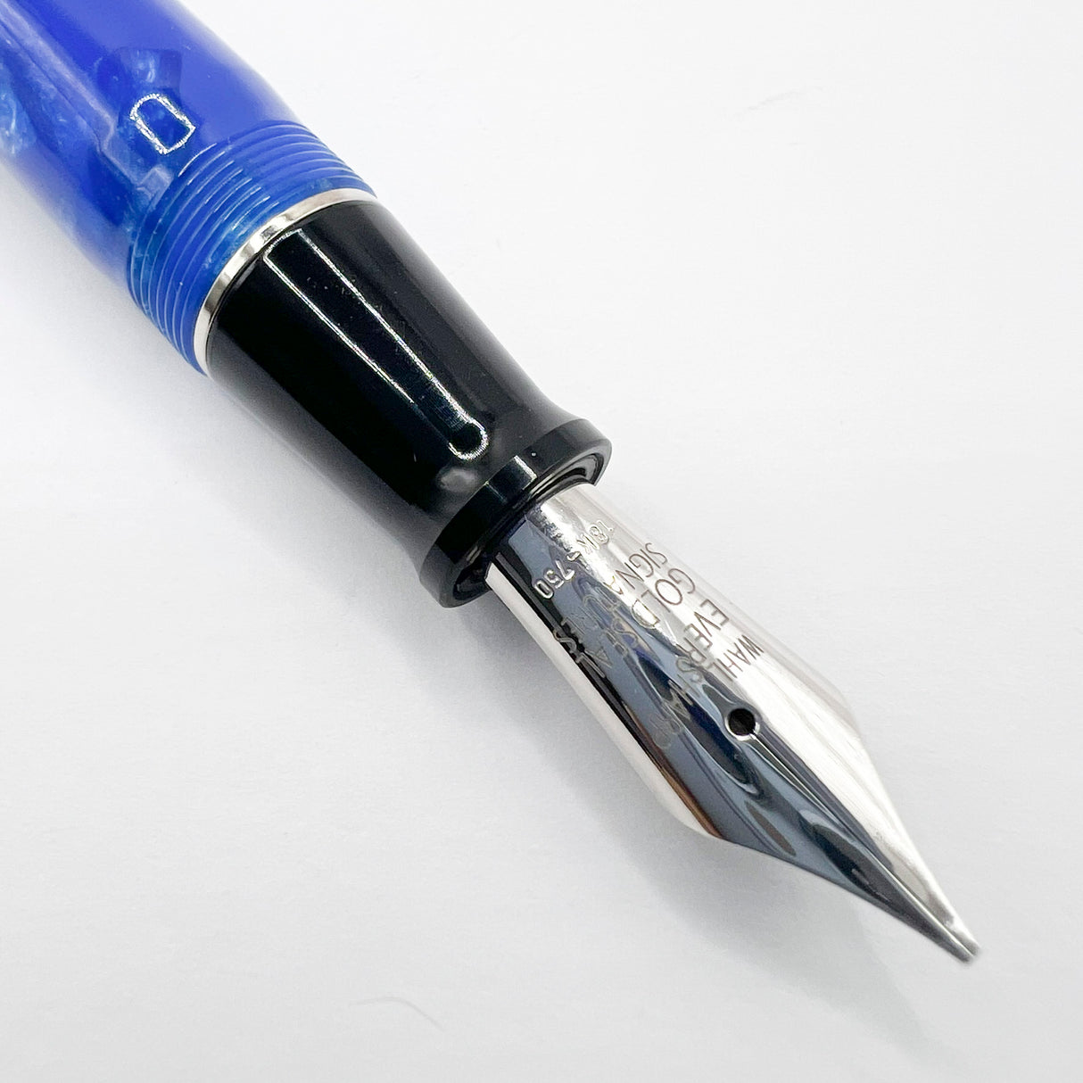 Wahl Eversharp Signature Marbled Blue Fountain Pen - Broad Stub 18kt Gold Nib
