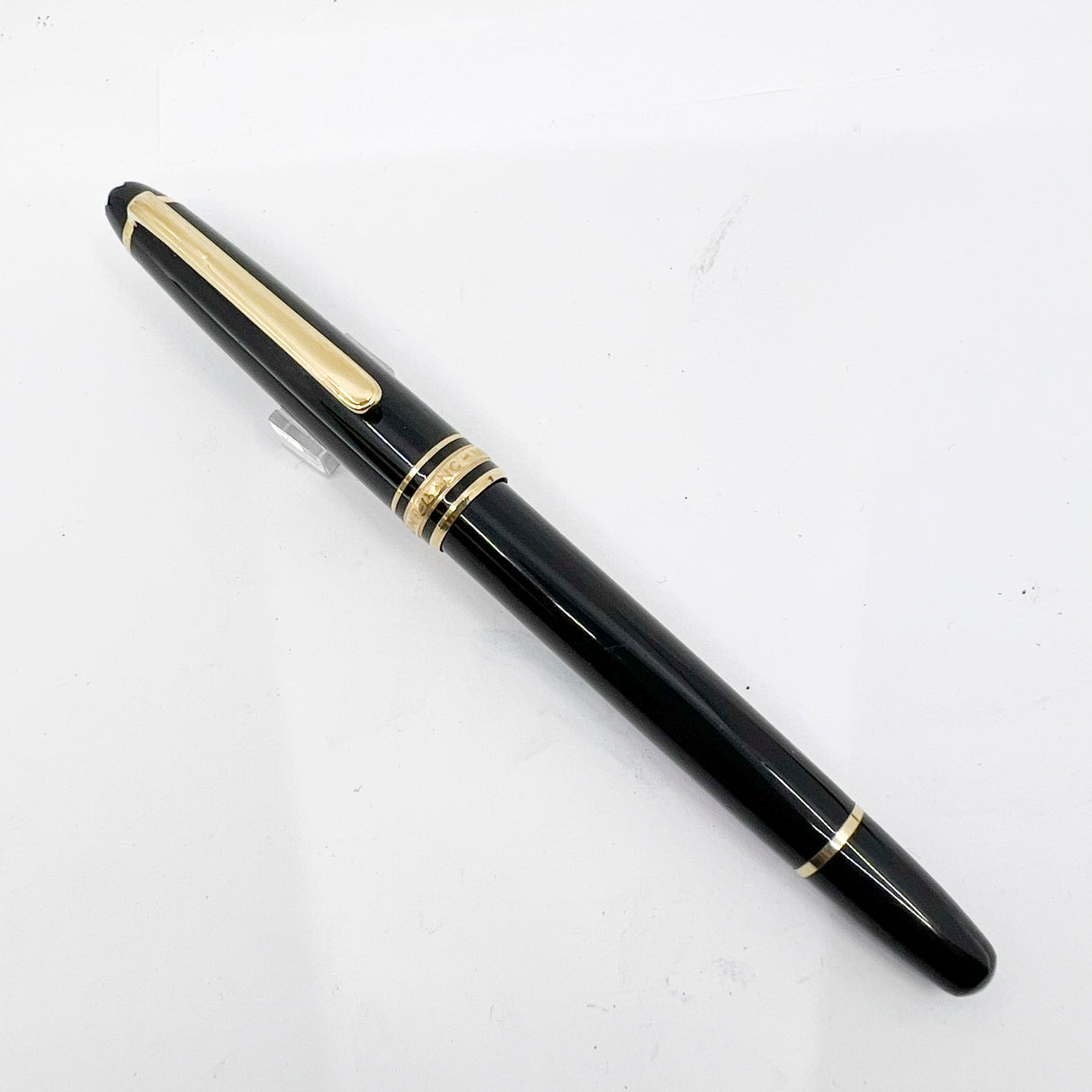 Montblanc Classique #144 Black Resin Fountain Pen - Medium 14kt Gold Nib