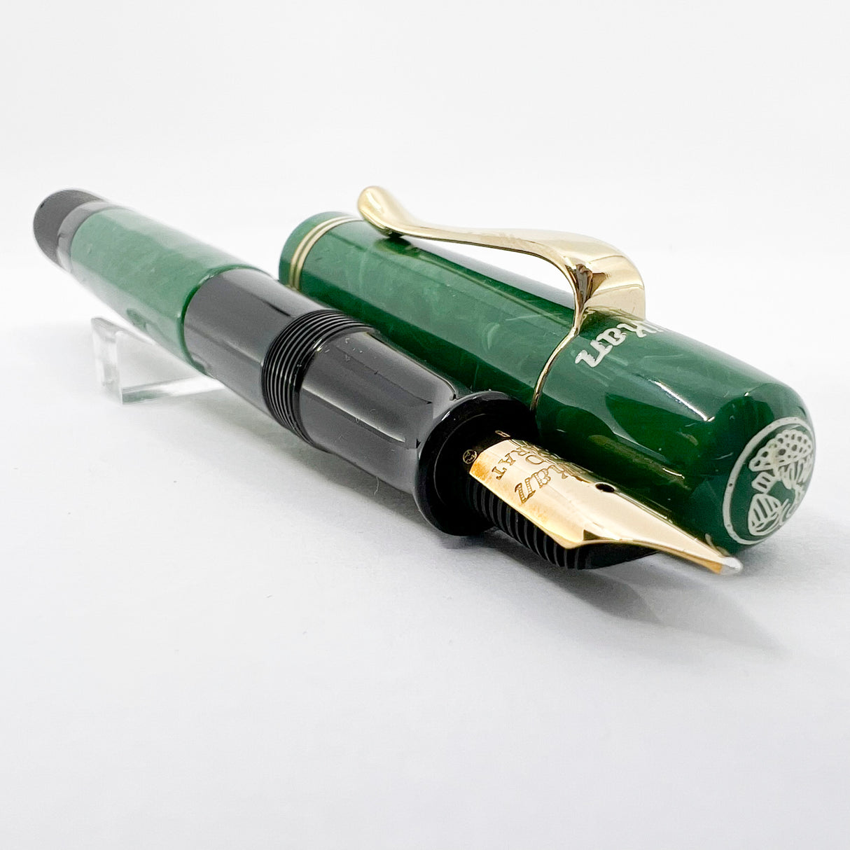 Pelikan Jade Green Celluloid (1935 Originals of their Time) Limited Edition Fountain Pen - Broad 18kt Gold Nib