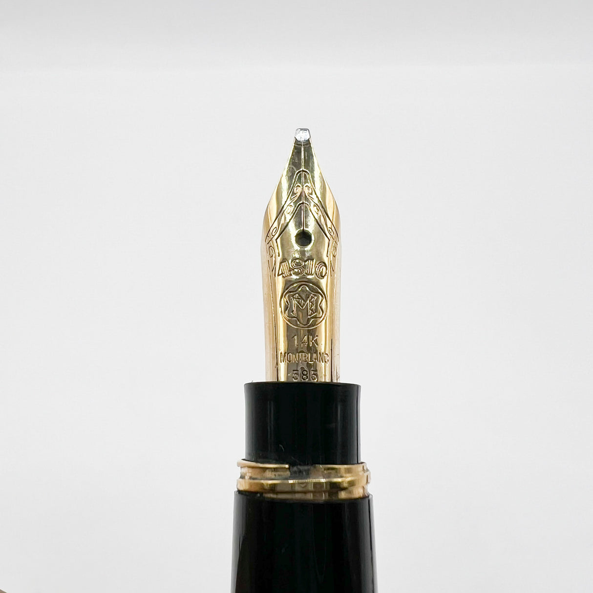 Montblanc Meisterstuck Mozart Black Resin Fountain Pen - Broad 14kt Gold Nib