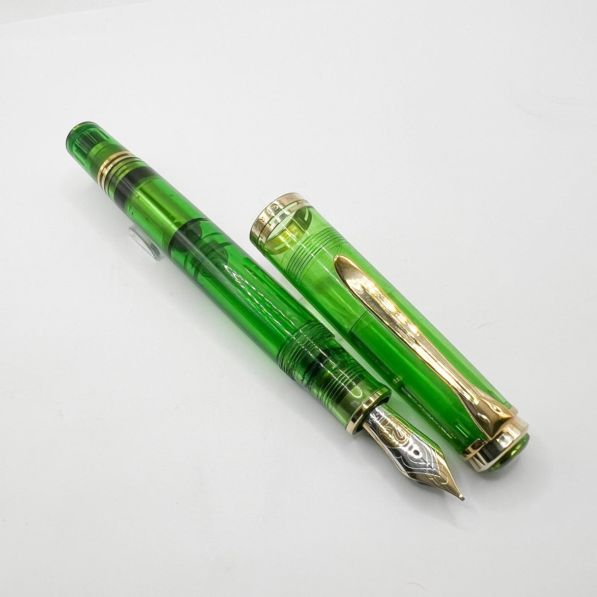 Pelikan M800 - The Original Transparent Green Demonstrator Limited Edition Fountain Pen (Circa 1995) - Semi-Flex Medium 18C Gold Nib