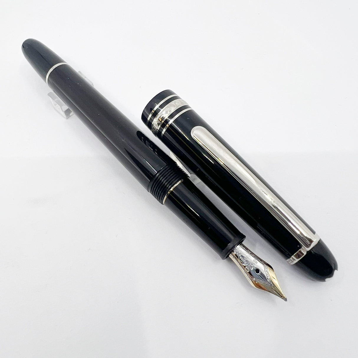 Montblanc P145 Classique Platinum Plated Trim Fountain Pen - Medium 14kt Gold Nib