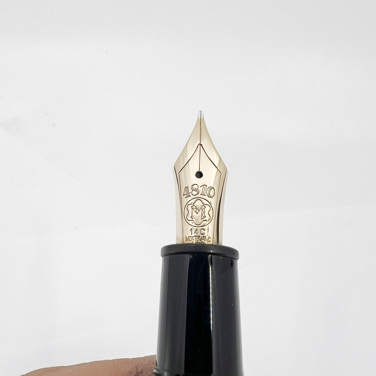 Montblanc Black Resin Meisterstuck #146 LeGrand Fountain Pen - Fine 14kt Gold Nib