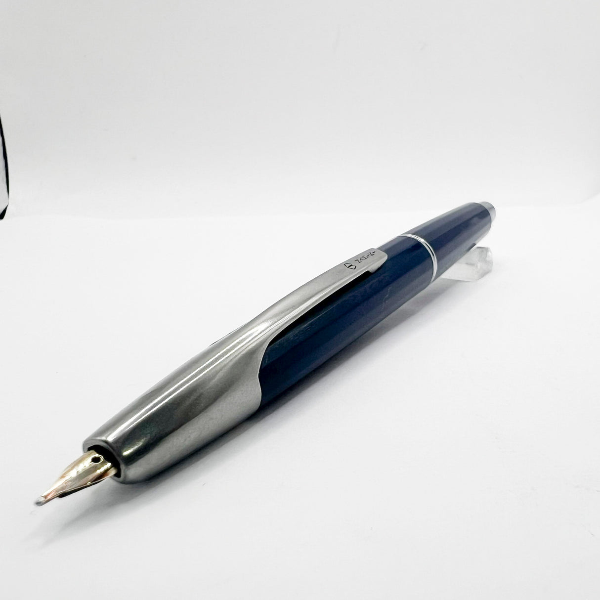Pilot Namiki Blue Vanishing Point Fountain Pen - Classic Style Multi-Facetted Body - 1996 - Medium 14kt Gold Nib