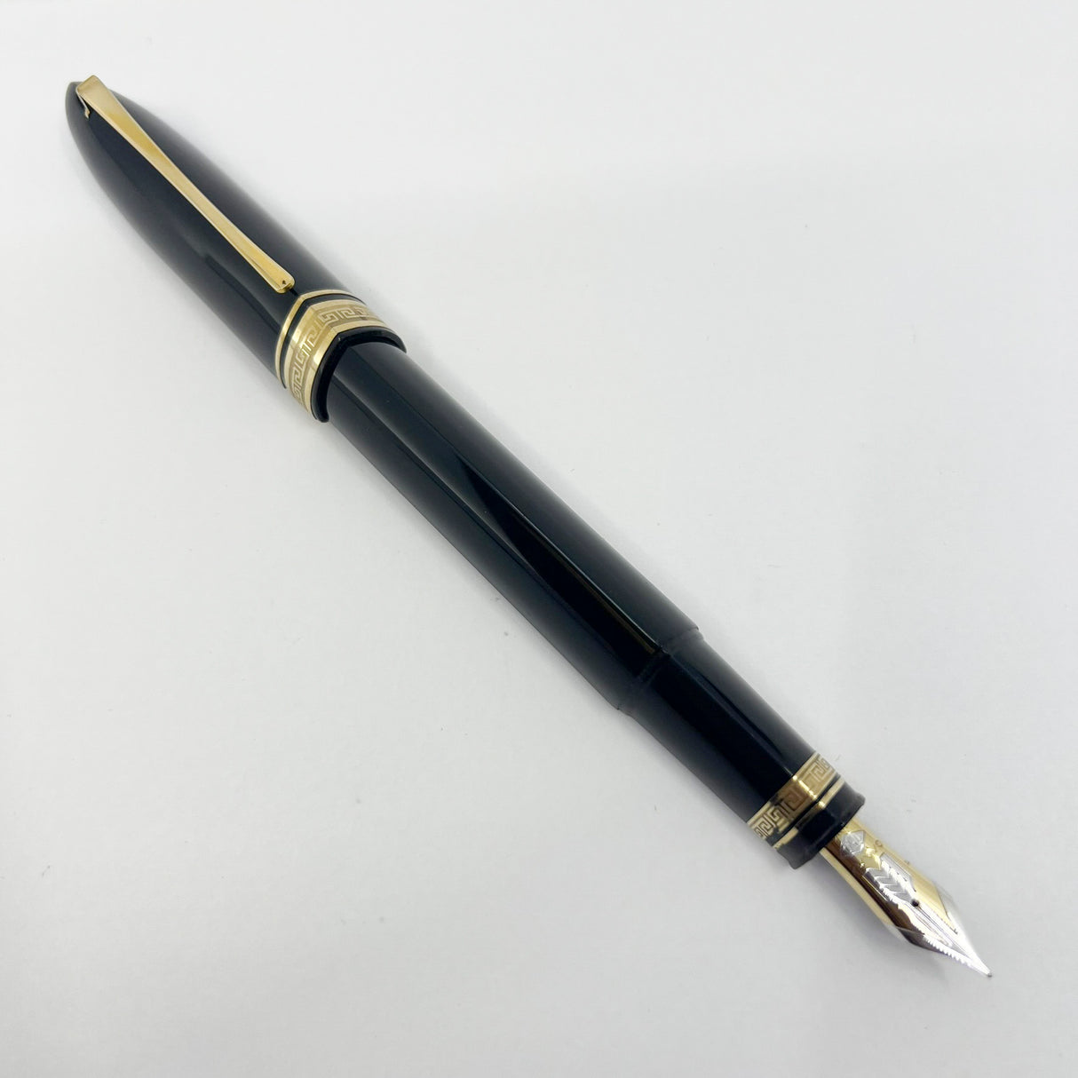 OMAS ORIGINAL #360 - LARGEST SIZE - Dark Blue/Black #360 Oversized Triangulated Fountain Pen - Fine 18kt Gold Nib