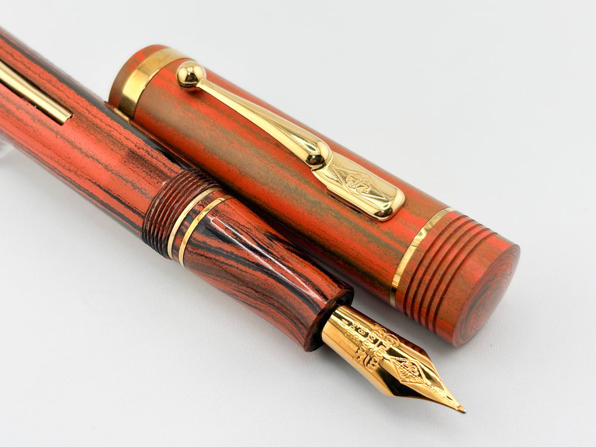 Conway Stewart Winston Churchill Woodgrain Ebonite Fountain Pen - Medium 18kt Gold Nib