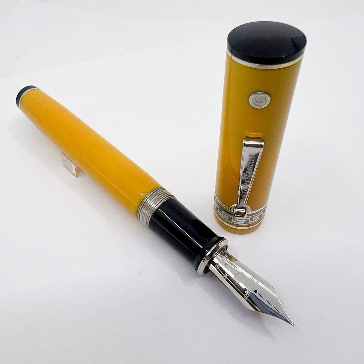 Wahl Eversharp Yellow Decoband Oversized Fountain Pen - Medium #8 Size 14kt Gold Nib