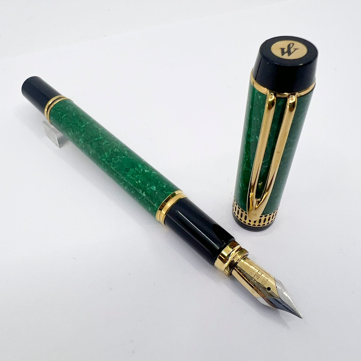 Waterman Patrician Green Marble Lacquer Fountain Pen- Medium 18kt Gold Nib