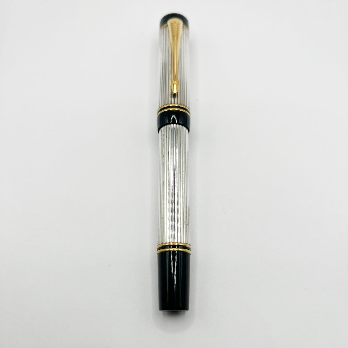 Parker Duofold Centennial (Largest Size) Sterling Silver Fountain Pen - Medium 18kt Gold Nib
