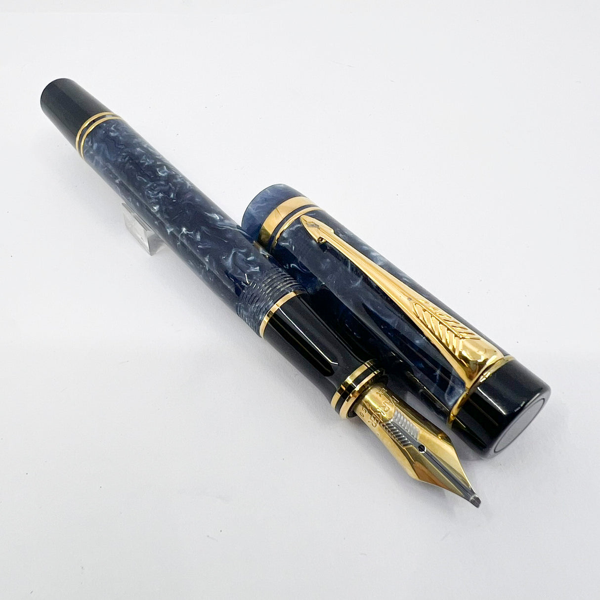 Parker Duofold Centennial (Largest) Marbled Blue Fountain Pen - Broad Oblique #91 18kt Gold Nib (Circa 1990)