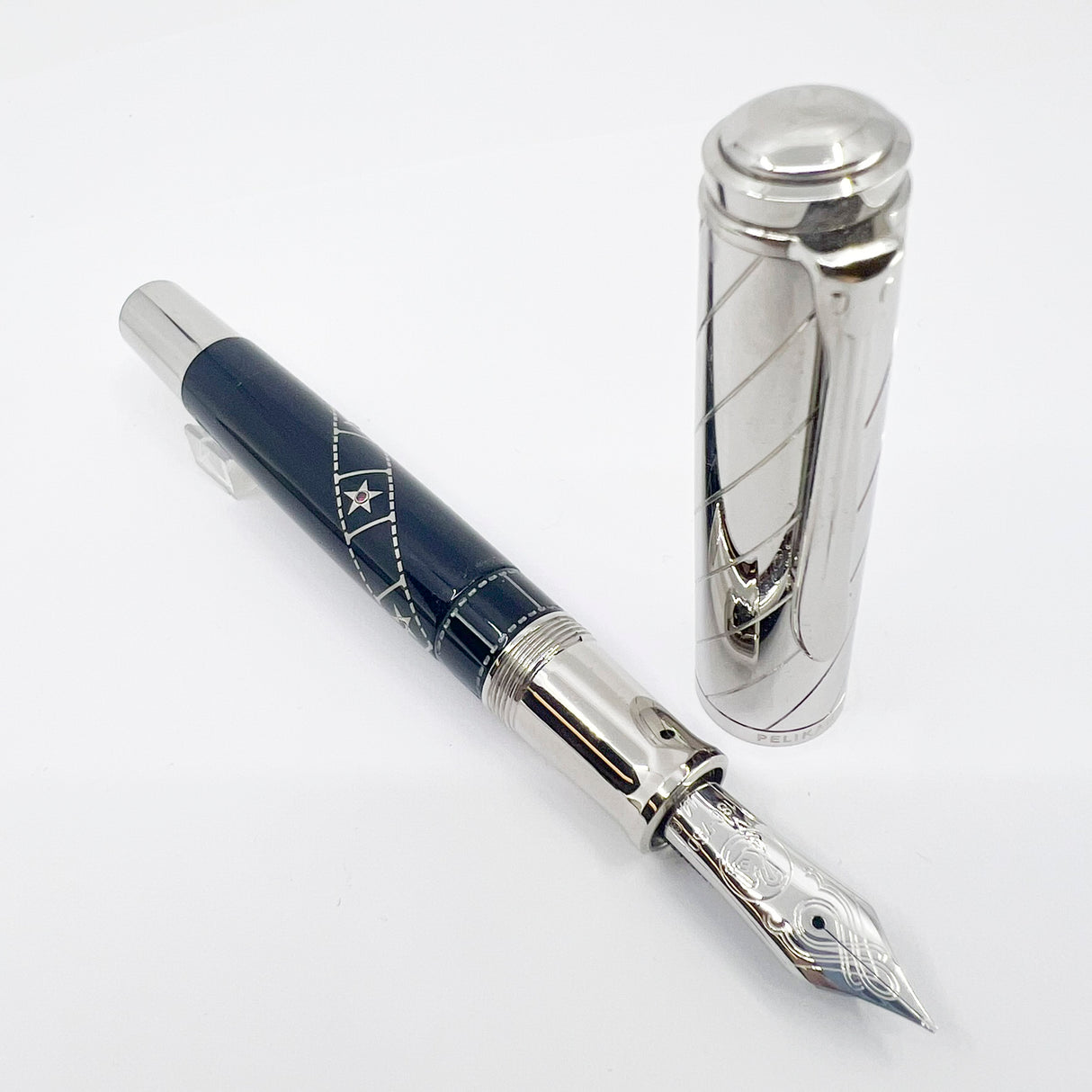 Pelikan Souveran M1005 Silver Screen Limited Edition Fountain Pen - Medium 18kt Gold Nib
