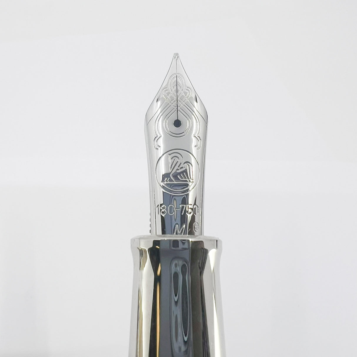 Pelikan Souveran M1005 Silver Screen Limited Edition Fountain Pen - Medium 18kt Gold Nib