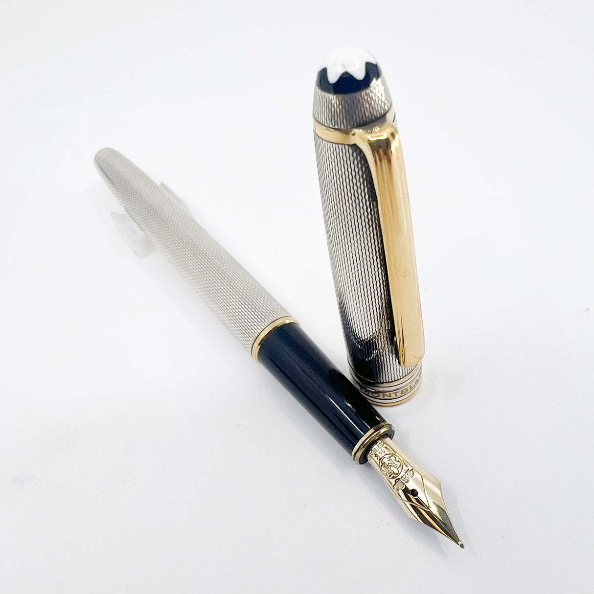 Montblanc Meisterstück Solitaire Barleycorn Sterling Silver #144 Fountain Pen - Fine 14kt Gold Nib
