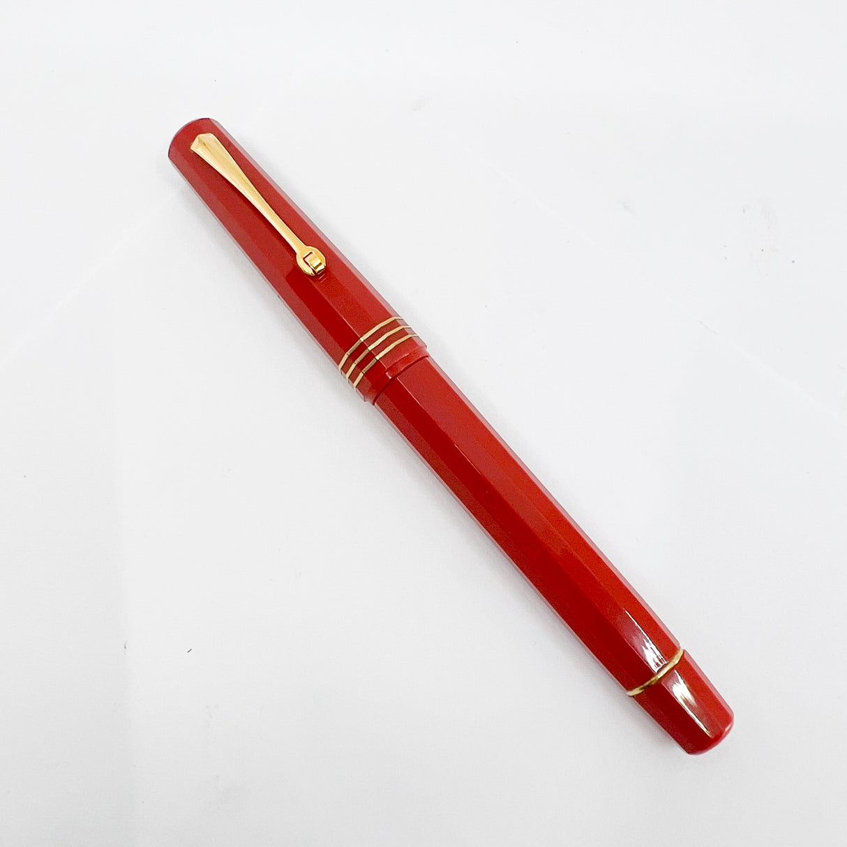 OMAS for Armando Simoni Club/1990's - Milord Paragon Coral Fountain Pen - Oblique Broad 18kt Gold Nib