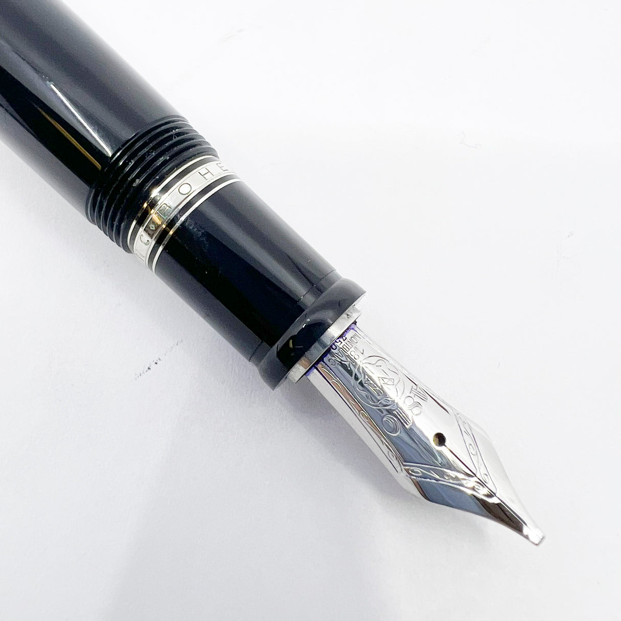 Montblanc Extra Large Boheme Retractable Fountain Pen - Stoneless Model - RARE - Made for a Short Period Circa 2002 - Stub-like Broad 18kt Gold Nib