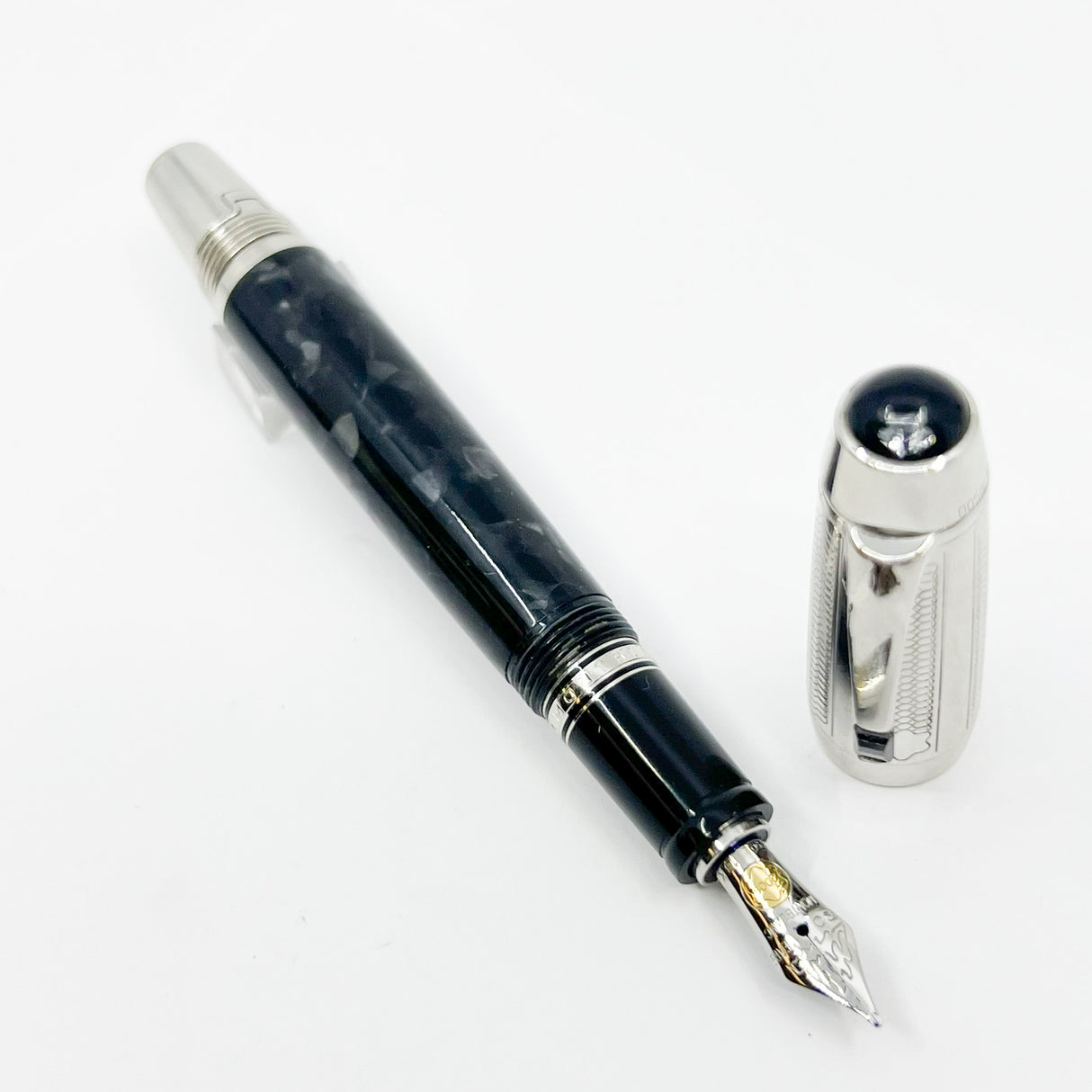 Montblanc Meisterstück Boheme Retractable Nib Soulmakers 100 Years LE 1906 Fountain Pen - Medium 18kt Gold Nib