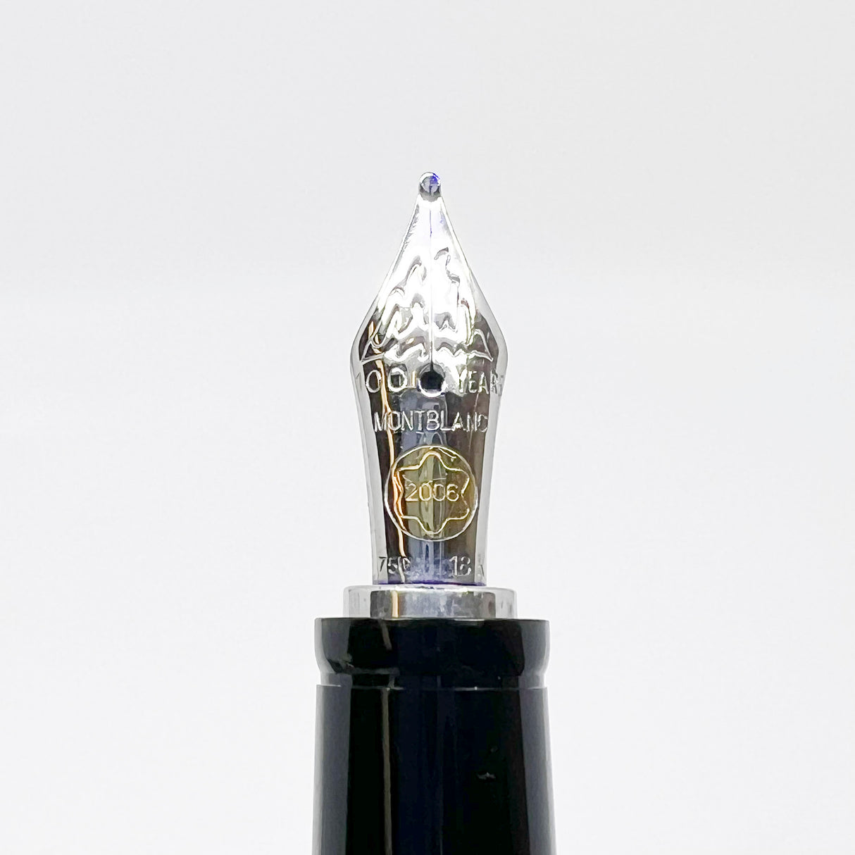 Montblanc Meisterstück Boheme Retractable Nib Soulmakers 100 Years LE 1906 Fountain Pen - Medium 18kt Gold Nib