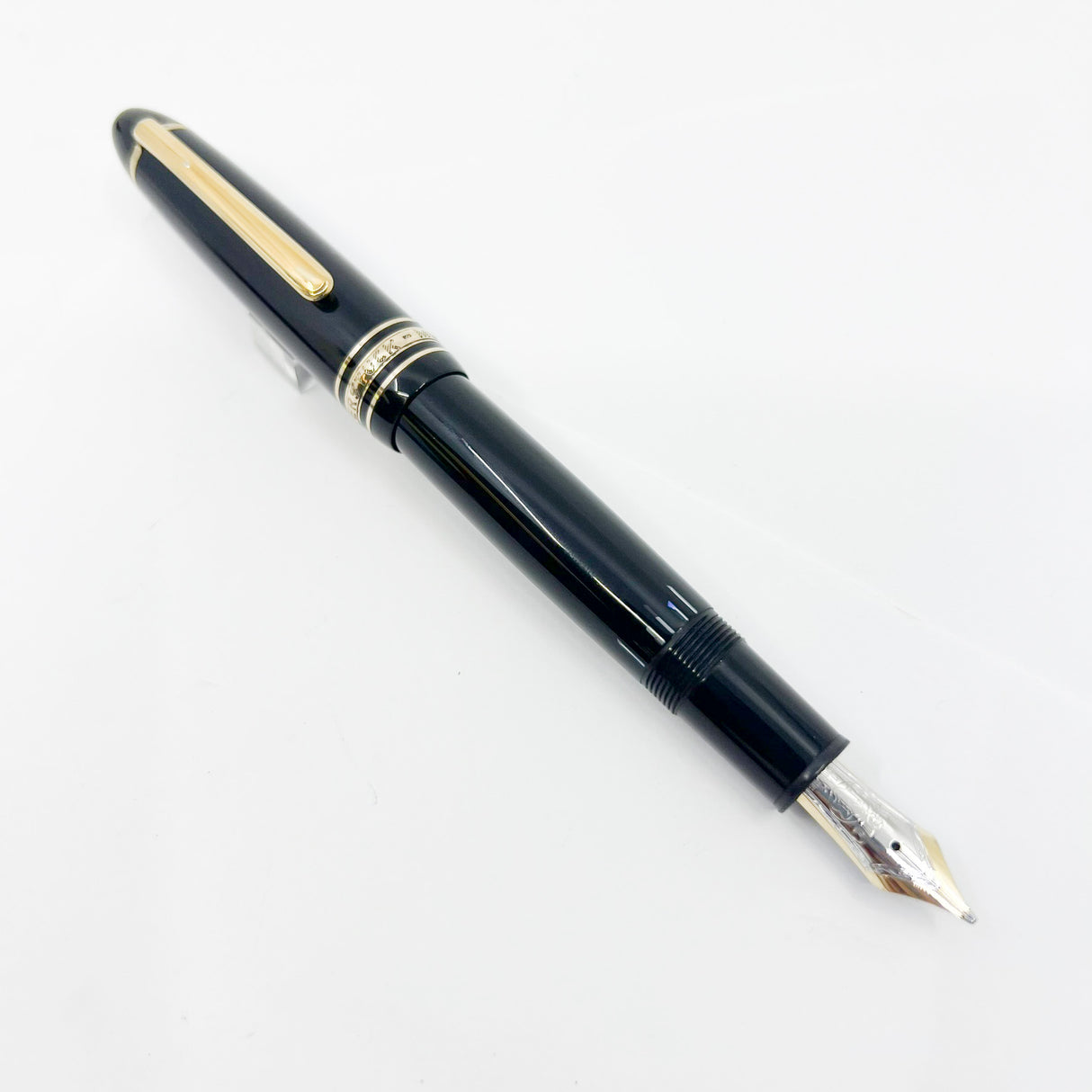 Montblanc Meisterstuck Black Resin #146 LeGrand Fountain Pen - Broad 14kt Gold Nib