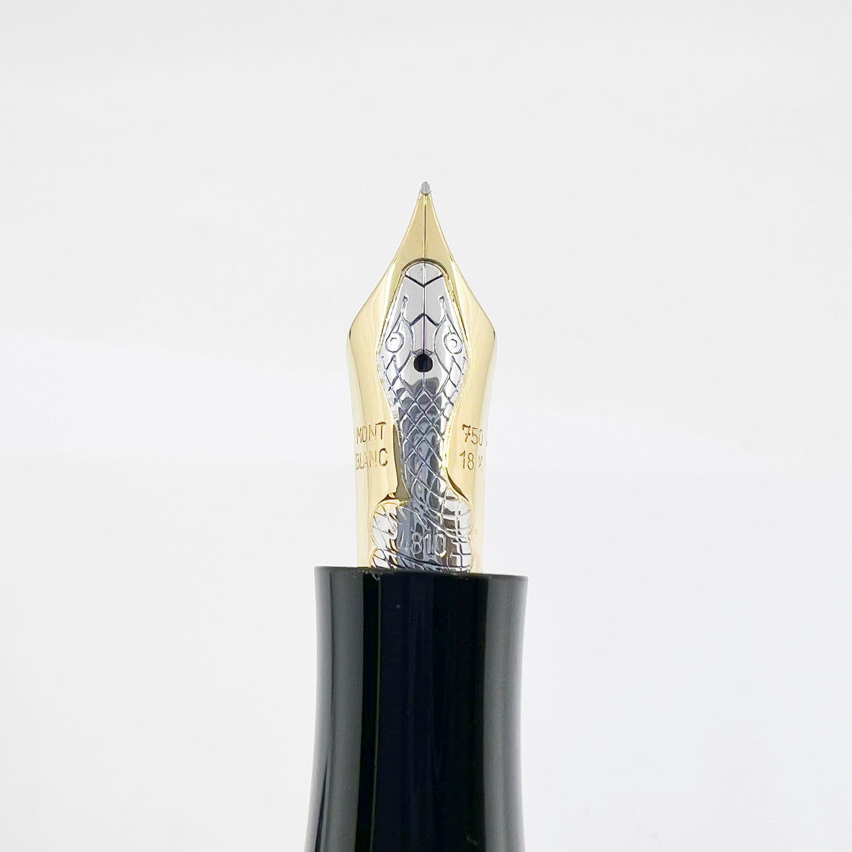 Montblanc Agatha Christie Sterling Silver Limited Edition Fountain Pen - Fine 18kt Gold Nib