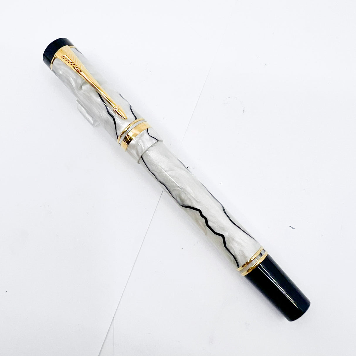 Parker Duofold International Lustrous Pearl & Black Fountain Pen - Medium 18kt Gold Nib