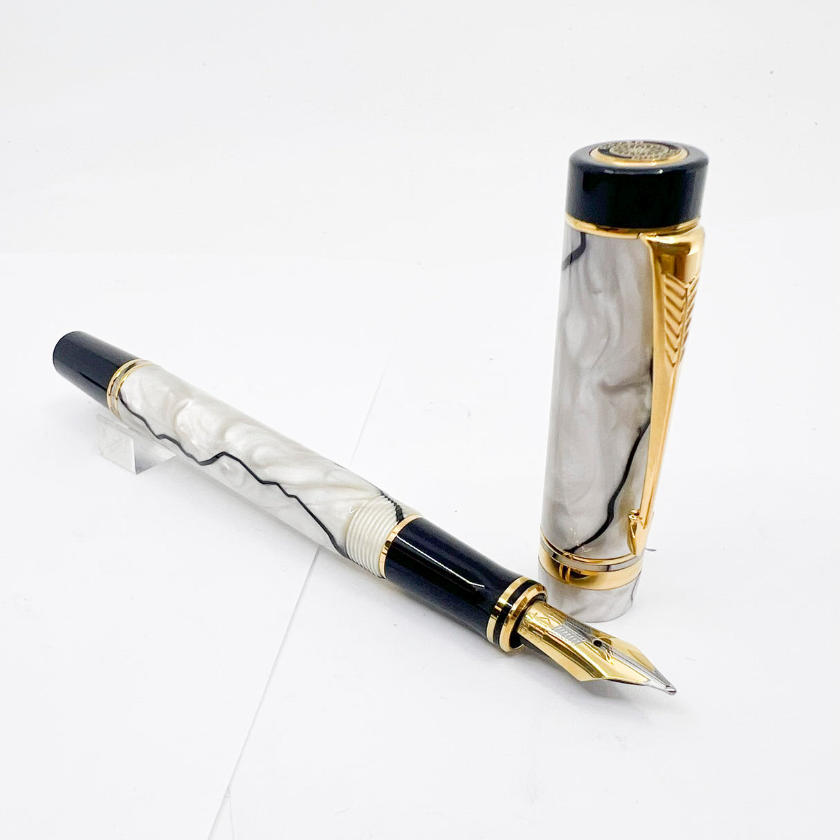 Parker Duofold International Lustrous Pearl & Black Fountain Pen - Medium 18kt Gold Nib