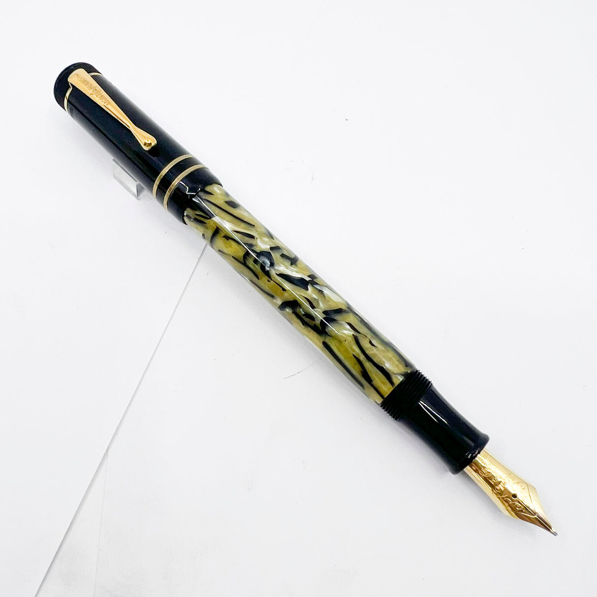 Montblanc Oscar Wilde Writer Series Limited Edition Fountain Pen - Medium 18kt Gold Nib