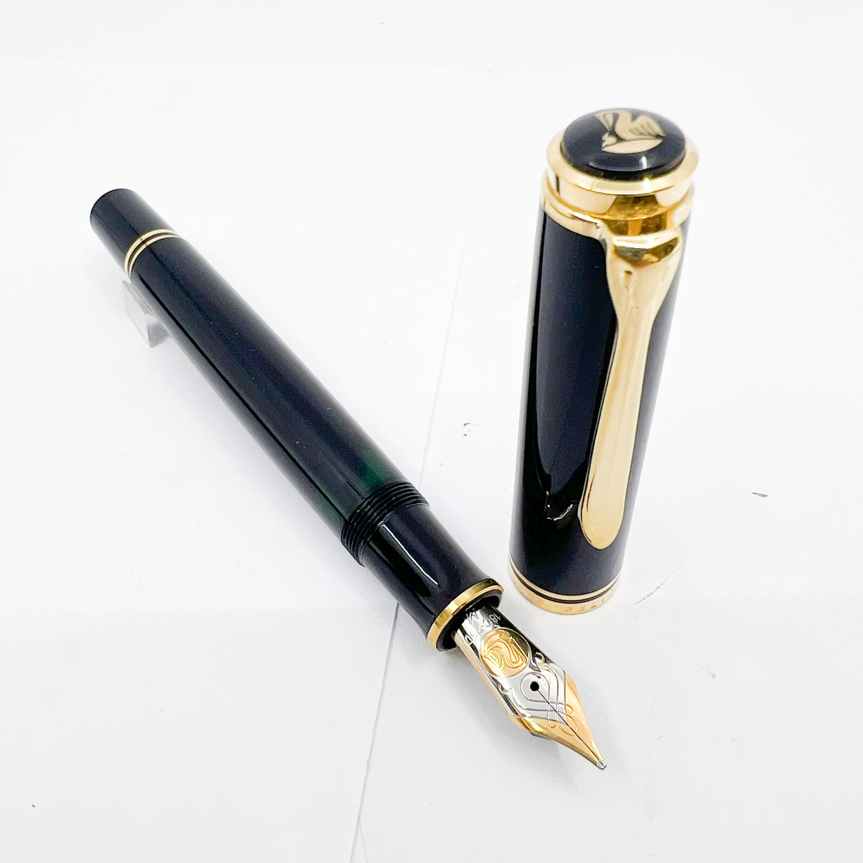 Pelikan M800 All Black Fountain Pen - Medium 18kt Gold Nib