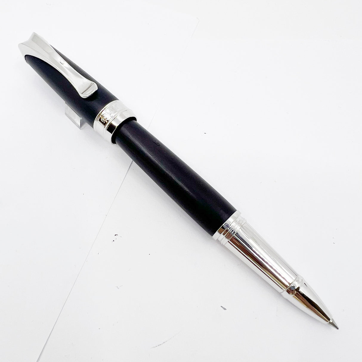 Davidoff "the very Zino" Grenadilla Wood Rollerball - Rhodium Plated Trim