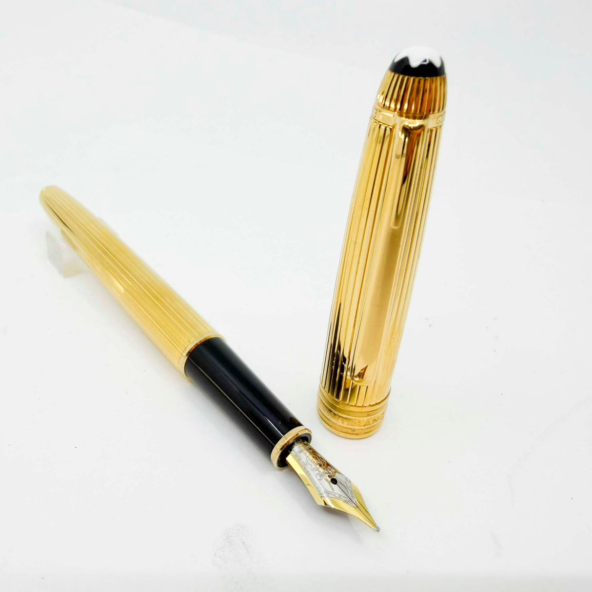 Montblanc Solitaire Gold Vermeil Striped Classique #144 Fountain Pen - Medium 18kt Gold Nib