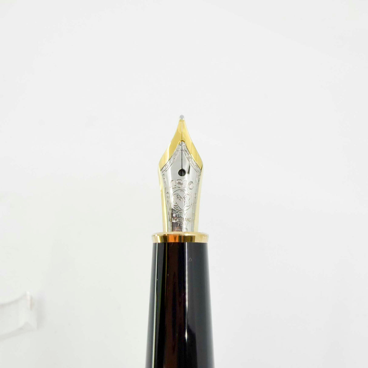 Montblanc Solitaire Gold Vermeil Striped Classique #144 Fountain Pen - Medium 18kt Gold Nib
