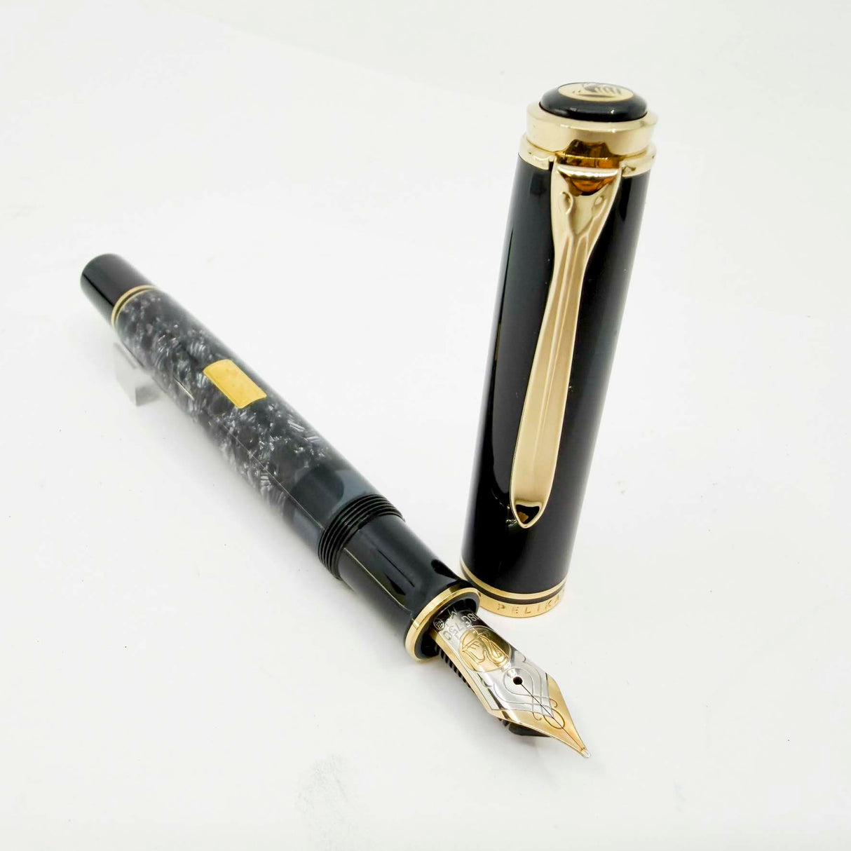 Pelikan M815 Wall Street Limited Edition Fountain Pen - Medium 18kt Gold Nib