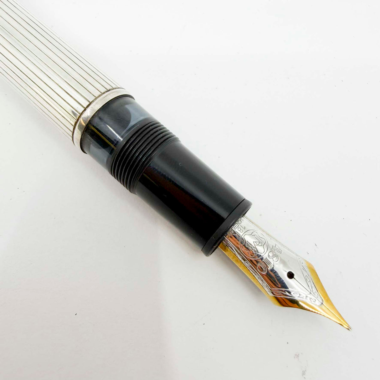 Montblanc LeGrand Solitaire #146 Sterling Silver Pinstriped Fountain Pen - Fine 18kt Gold Nib