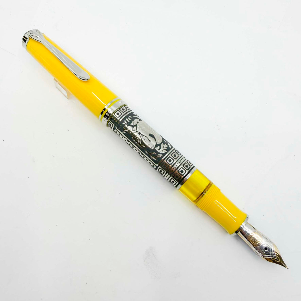 Pelikan M910 Yellow Toledo Sterling Silver Fountain Pen - Fine 18kt Gold Nib