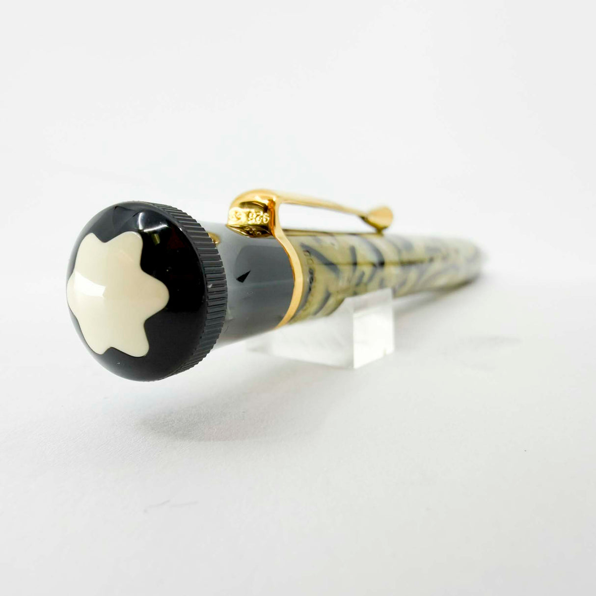 Montblanc Oscar Wilde Writer Series Limited Edition 3- PIECE SET - Medium 18kt Gold Nib