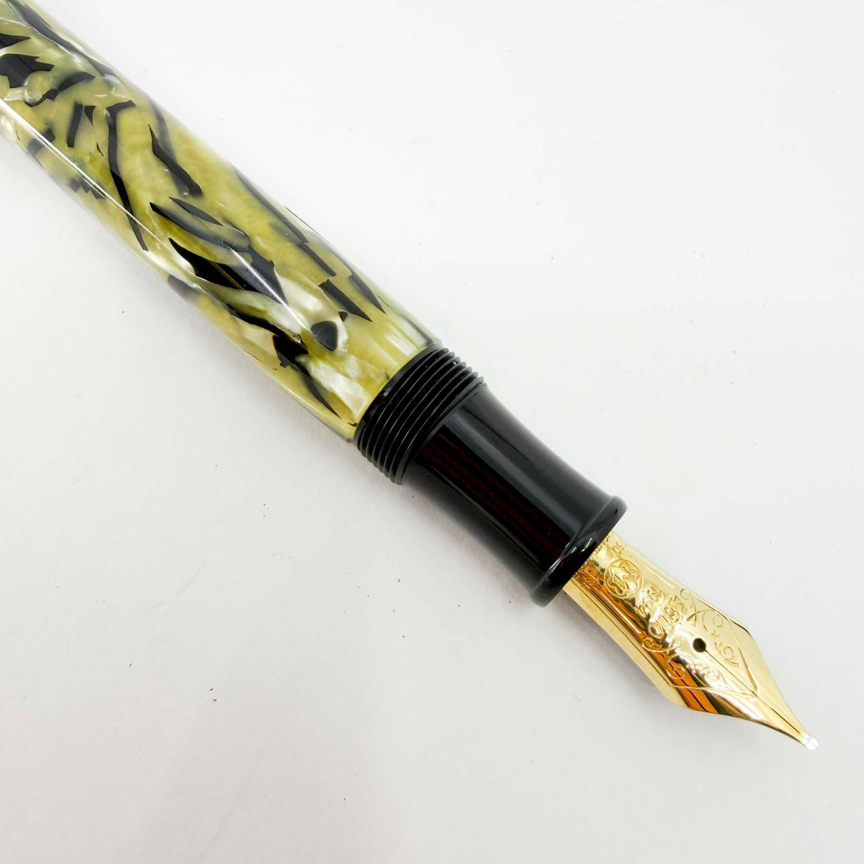 Montblanc Oscar Wilde Writer Series Limited Edition 3- PIECE SET - Medium 18kt Gold Nib