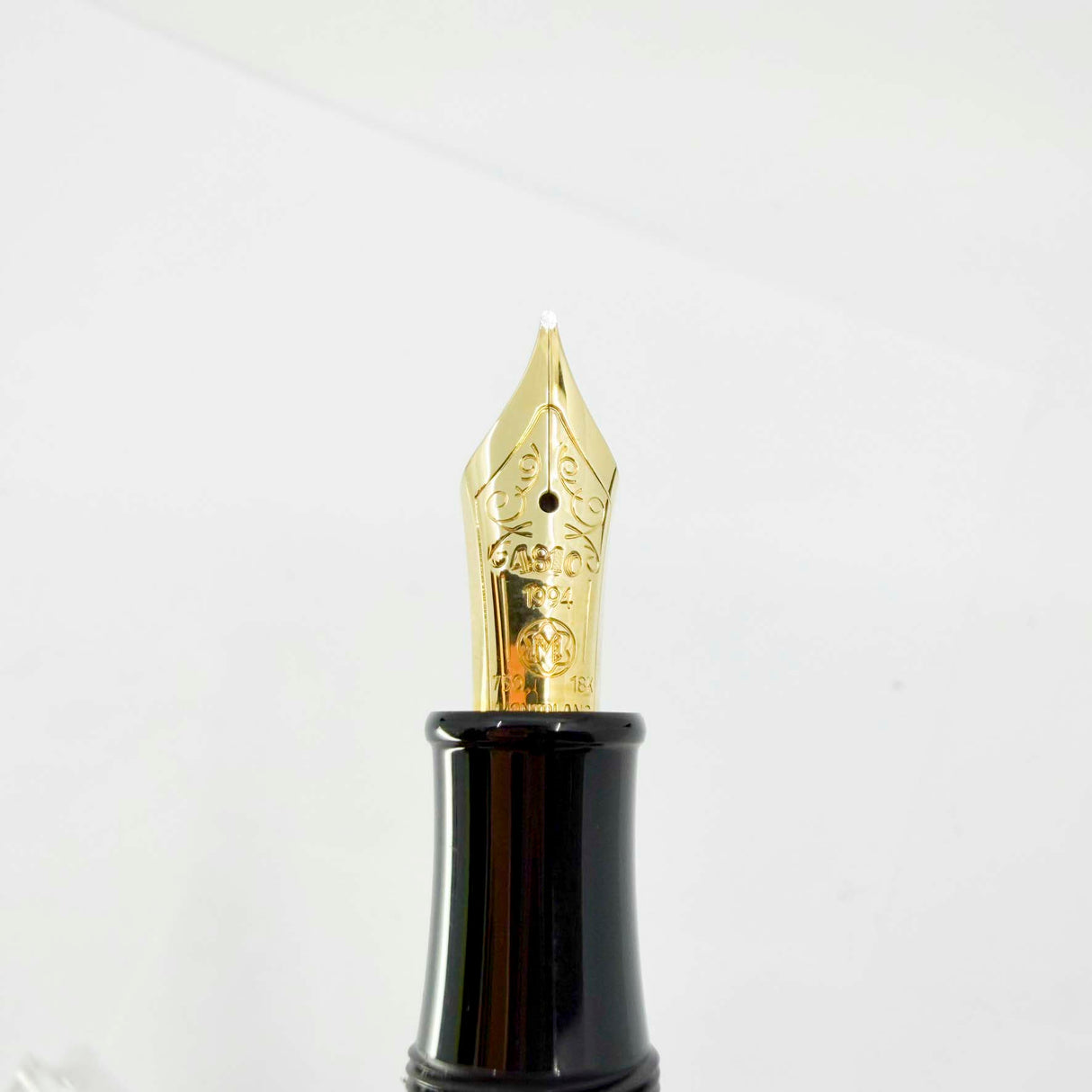 Montblanc Oscar Wilde Writer Series Limited Edition 3- PIECE SET - Medium 18kt Gold Nib