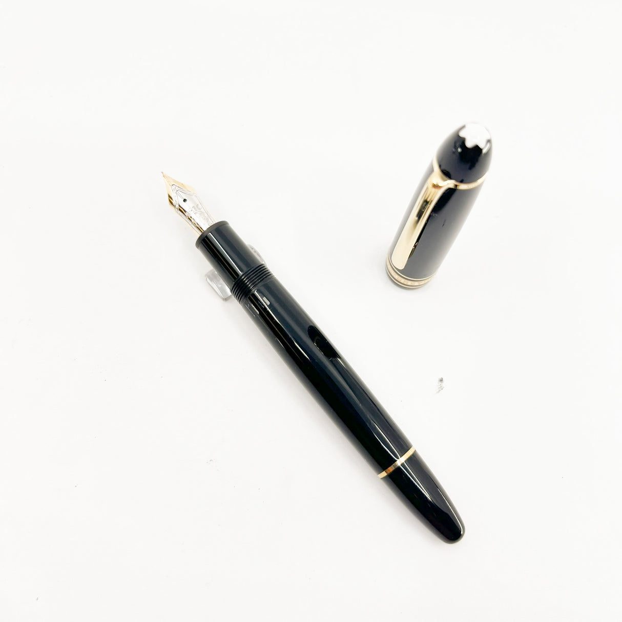 Montblanc Black Resin Meisterstuck #146 LeGrand Fountain Pen - Semi-Flex Medium 14kt Gold Nib
