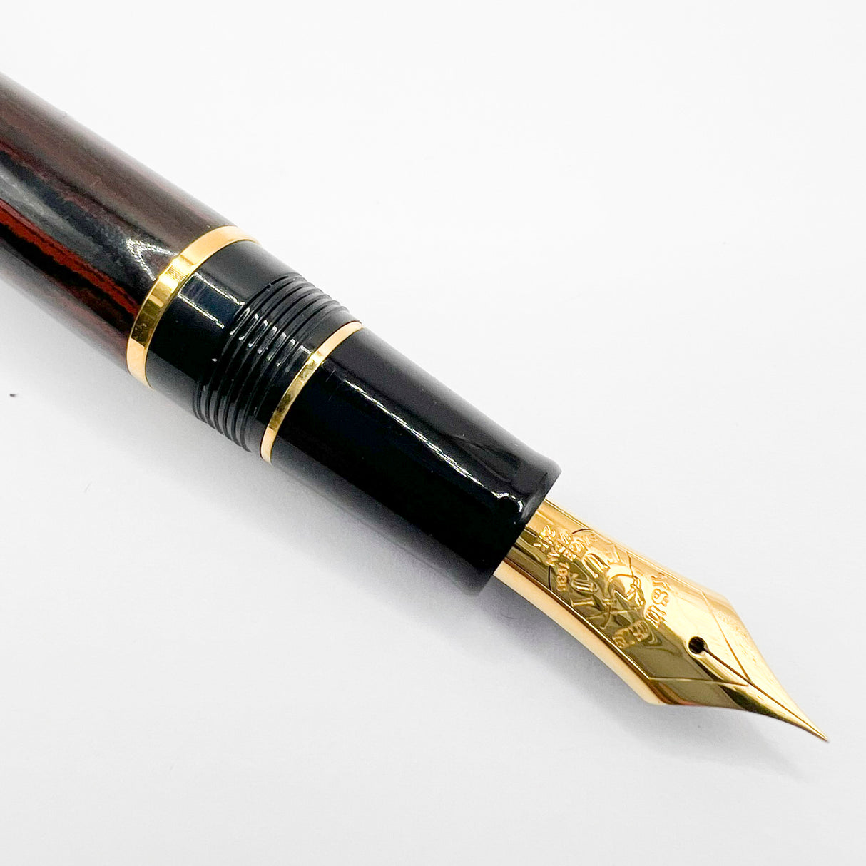 Tsuge (Made by Sailor) Large 1911 Rosewood Ebonite Fountain Pen - Fine 21kt Gold Nib - RARE!