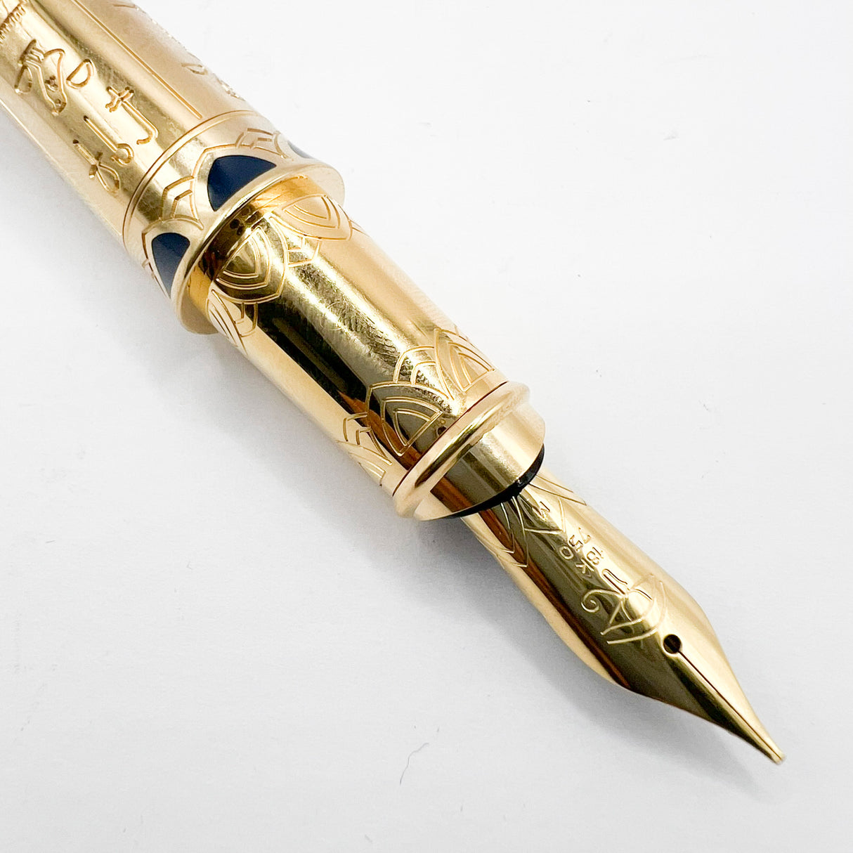 S.T. DuPont Pharoah Limited Edition Fountain Pen - Medium 18kt Gold Nib - MINT - EXQUISITE!